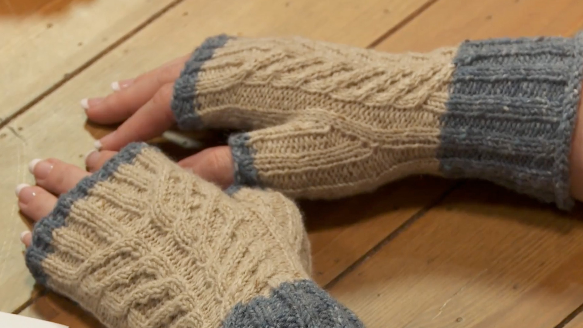 Tanglewood Cable Mitts With Lining Option | Marly Birdarticle featured image thumbnail.